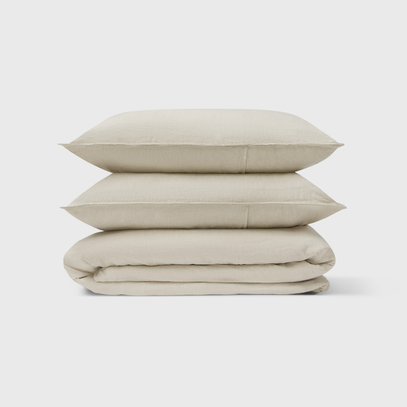 Layer your comfort with our pre-washed Duvet Cover Set. With a set of pillows, a fitted sheet and a duvet cover keeping you in comfort all year round, this set has truely got you set.